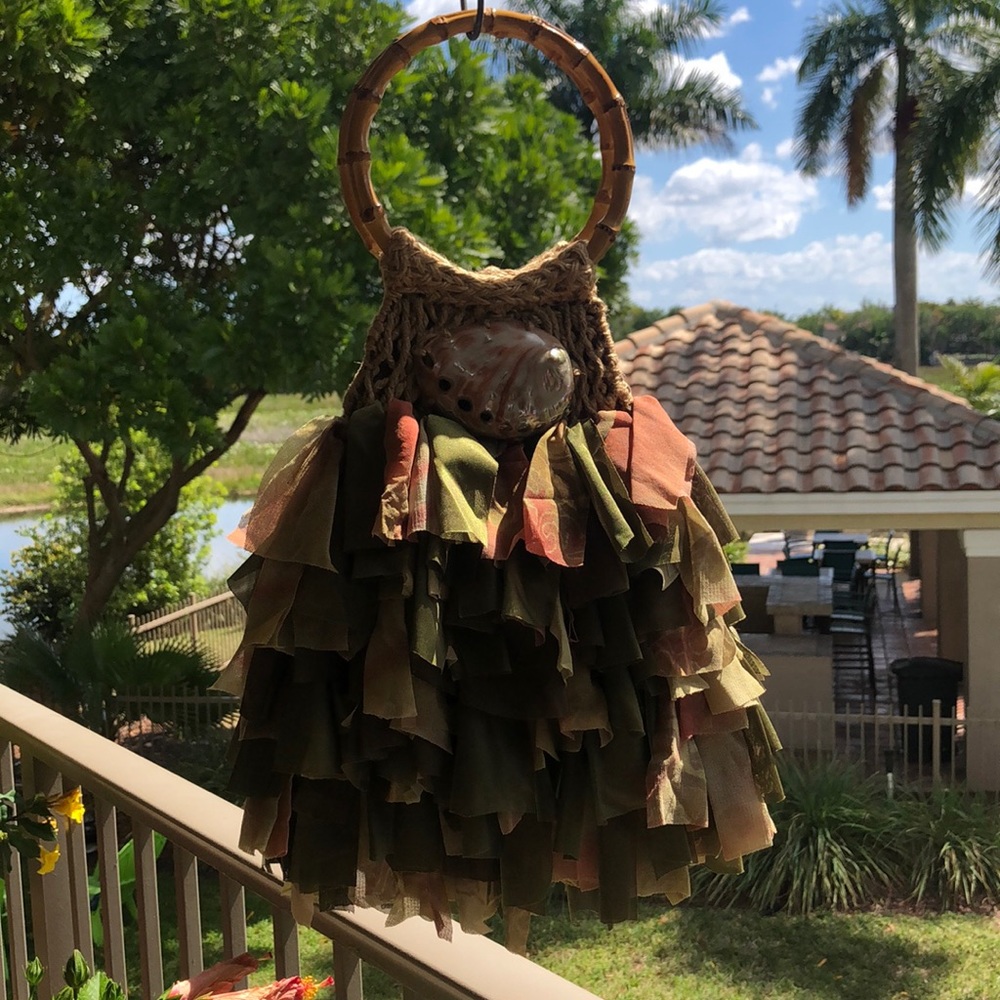 ONE OF A KIND HANDMADE NATURAL BAG.SMALL. GREEN. - Picture 2 of 8